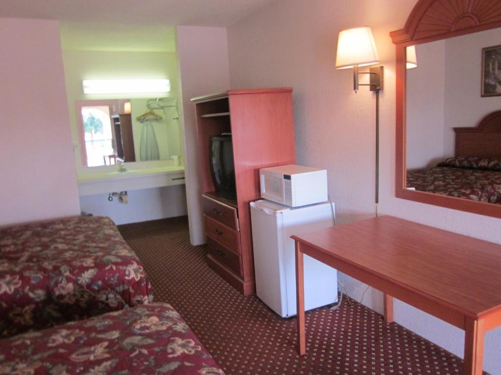Westmont Inn - Lakeland Room photo